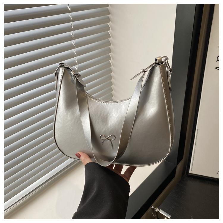 2025 New Solid Color Popular Texture Underarm Bag Versatile Fashion Messenger Bag French Niche Shoulder Handbag