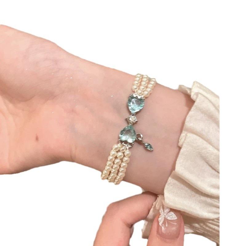 French Temperament Multi-Layer Pearl Butterfly Bracelet Women Niche Design Simple Versatile Splicing Chain Banquet Jewelry Gift