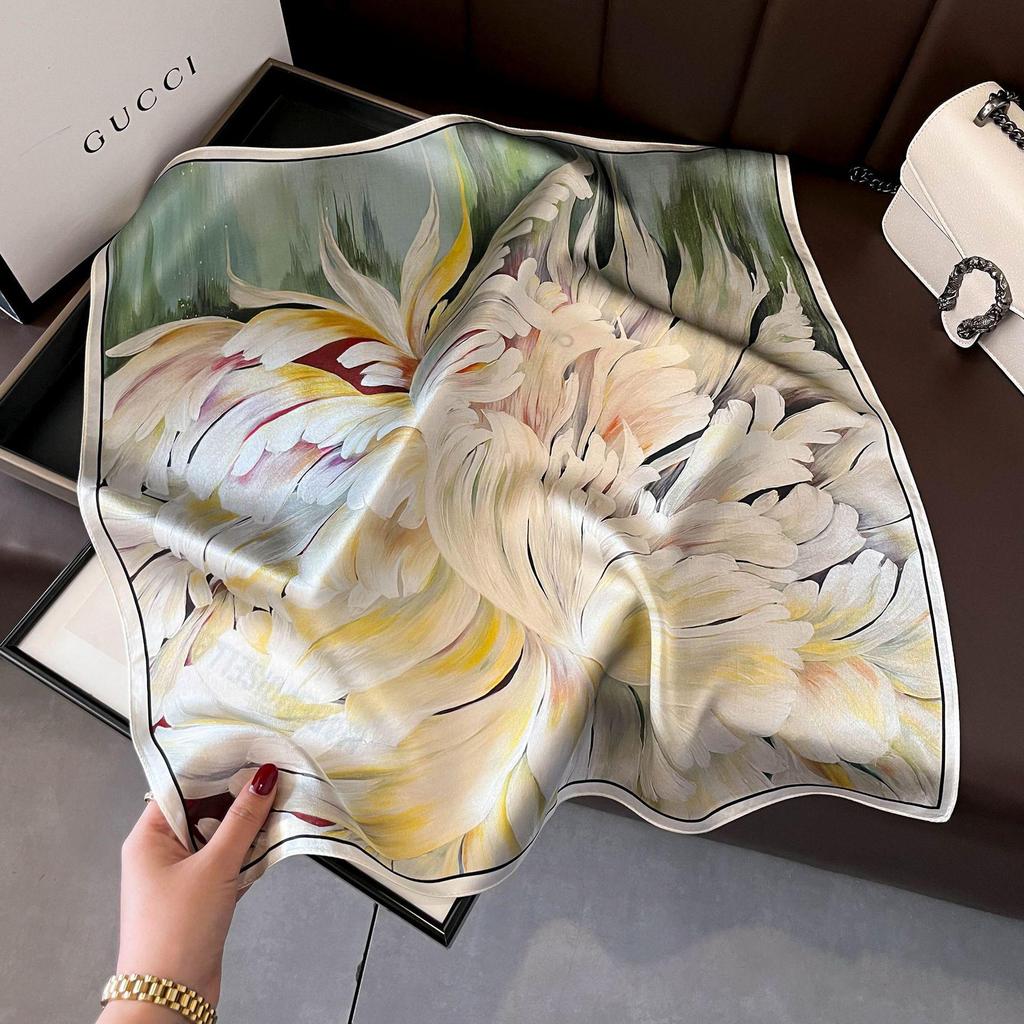 Hangzhou 100% Mulberry Silk Floral Lotus Women's Scarf, 53cm Square Shawl