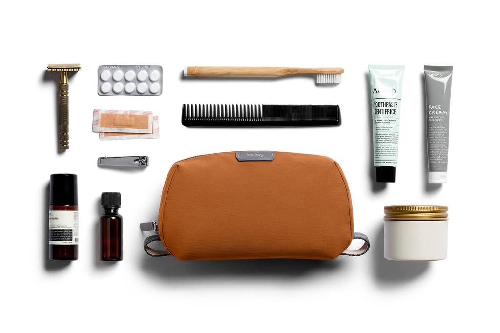 Дорожный набор туалетных принадлежностей Bellroy Toiletry Pouch Bronze, водонепроницаемый (Туалетные принадлежности, духи, бритва, расческа, зубная щетка) -