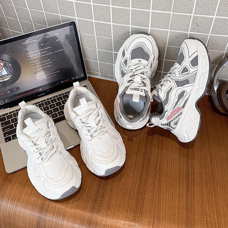 Кроссовки женские летние новые тонкие дышащие серые сетчатые кроссовки на платформе повседневные и легкие увеличивающие ногу туфли для папы