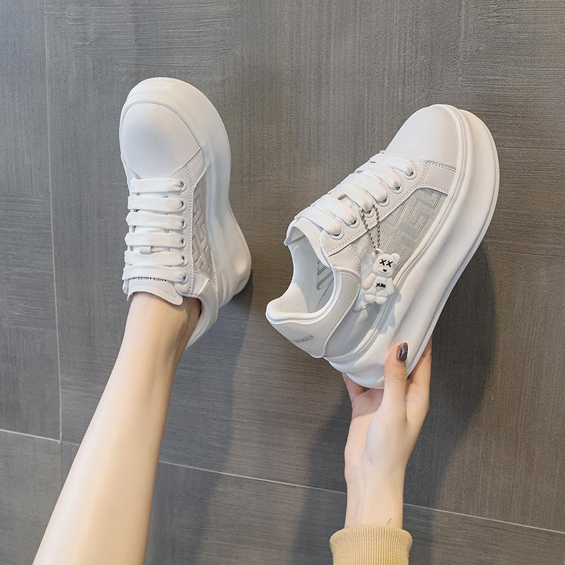 Новые студенческие маленькие белые туфли на толстой подошве с внутренней платформой, кроссовки, спортивные, повседневные, модные, универсальные, женские туфли