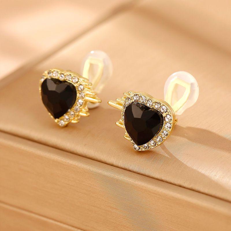 2024 New Fashion Rhinestone Heart Without Piercing Ear Clip Earrings for Women Imitation Crystal Earrings