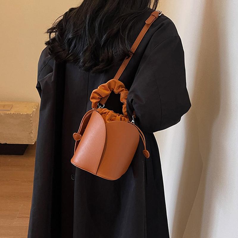 Drawstring Design Water Bucket Bag Women Solid Vegetable Basket Handheld Crossbody Bag Autumn Winter New High End Wedding Bag
