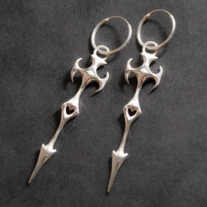 Gothpunk Silver Thorn Hollow Spiked Earrings Couple Men's and Women's Ear Buckles