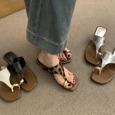 Французские нишевые туфли с открытым носком, крутые тапочки, женская летняя обувь 2025, новые универсальные леопардовые сандалии на толстом каблуке с квадратным носком, серебристые
