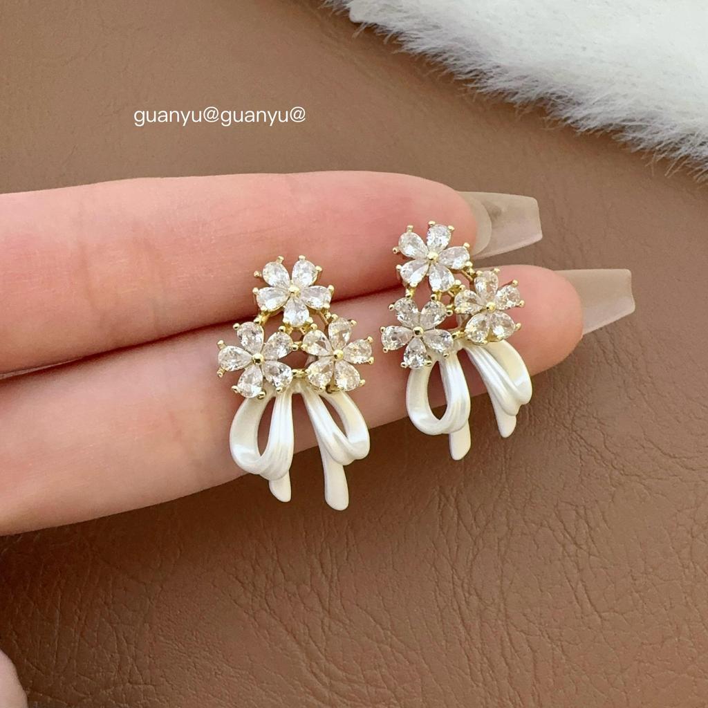 High-End Zircon Flower Bow Earrings - Luxurious, Versatile & Stylish for Women