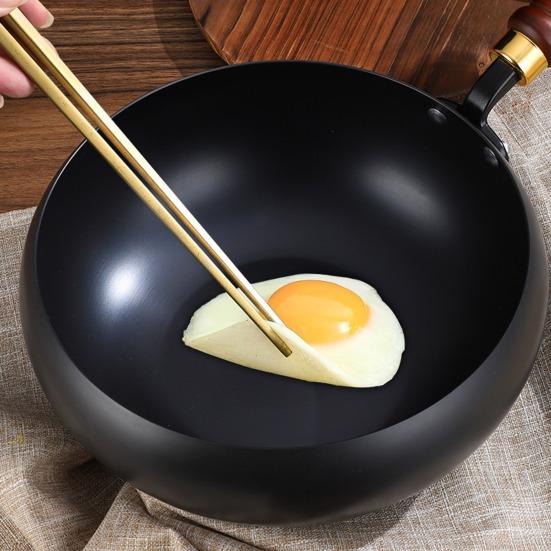 Traditional Forged Iron Wok with Wooden Lid Non-Stick Uncoated Iron Pan Japanese Cookware for Gas Induction & Electric Stoves