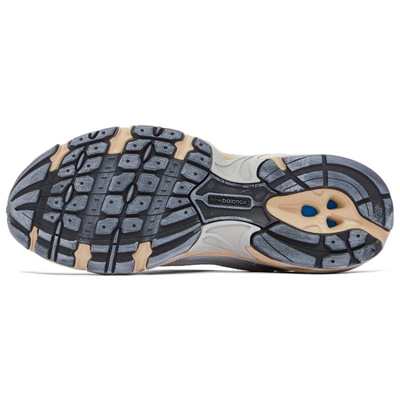 New Balance 530 Кроссовки цвета металлик серебристый винтаж MR530VS