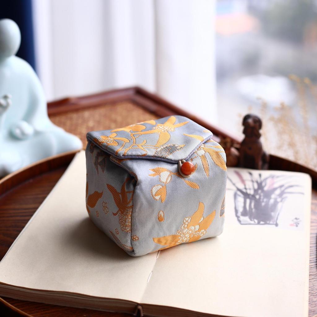 Набор керамических чашек Гайвань и чайник из исинской глины с китайской и японской парчой 34 цветов в хлопковом мешочке