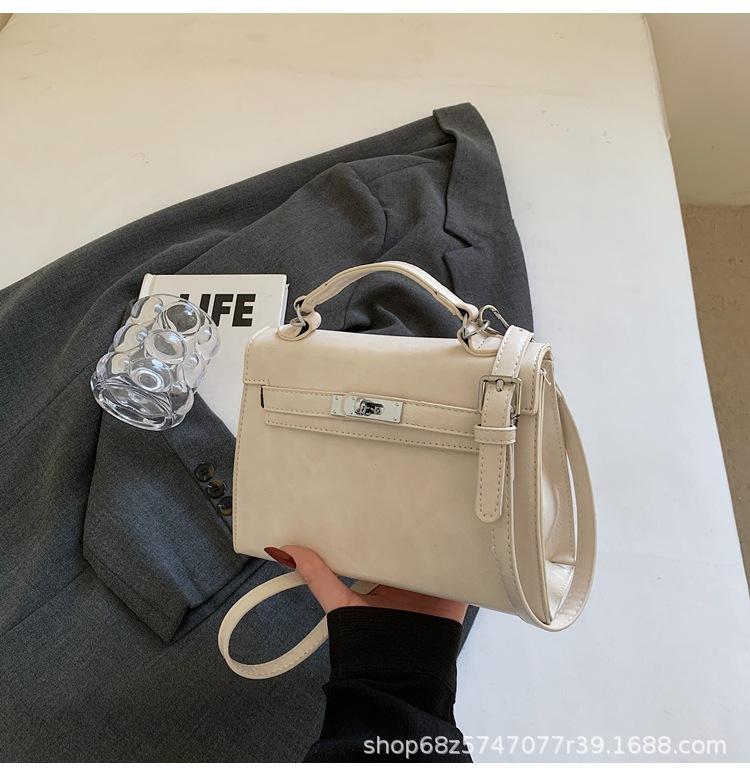 Korean Version of Fashion Niche Design Underarm Kelly Bag Women's 2025 New Early Spring Versatile Shoulder Messenger Bag