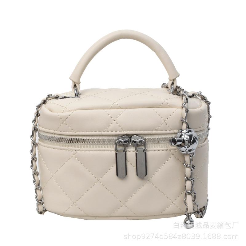 Fashionable and Simple Hand-held Small Bag Women's 2025 New Explosive One-shoulder Crossbody Bag Diamond Check Chain Small Square Bag