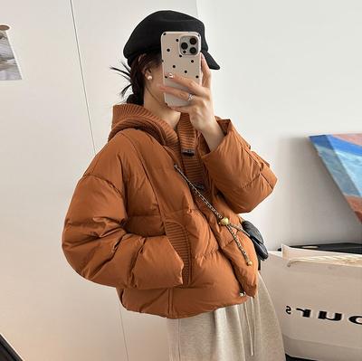 Вязаная шапка с роговыми пуговицами, женская короткая пуховая куртка, зима 2025, новый модный дизайн, маленькая приталенная куртка