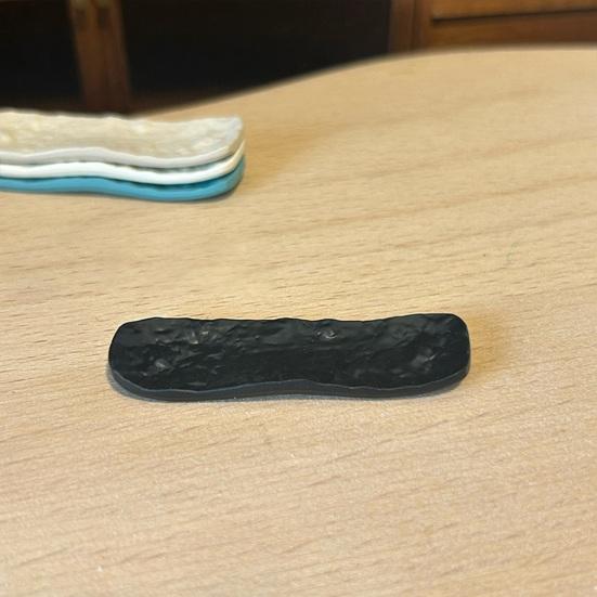 3 миниатюрные тарелки для суши из сплава с текстурой камня, миниатюрные тарелки для десертов, миниатюрные подносы для подачи еды для кукольных домиков масштаба 1/6 и 1/12.