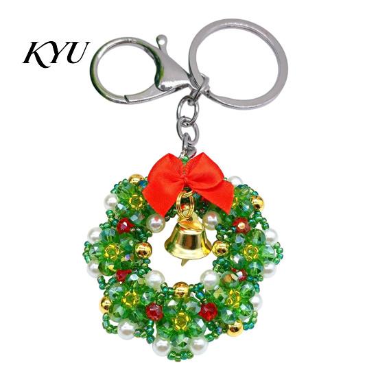 Christmas Beaded Keychain Handmade Keychain, Xmas Tree Wreath Gift Box Bell Decorative Key Ring Santa Keyring, Backpack Hanging Decor for Party Favors