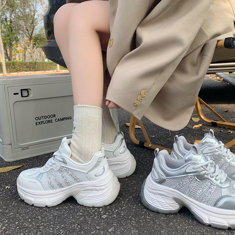 Маленькие туфли для папы на толстой подошве высотой 6 см, женская весна 2025, новая дышащая сетчатая мода, повседневная женская обувь