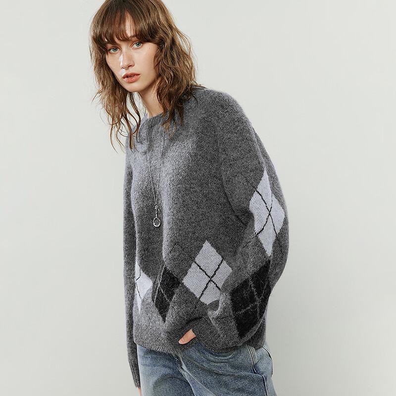 Chuyu Women's Diamond Pattern Round Neck Sweater