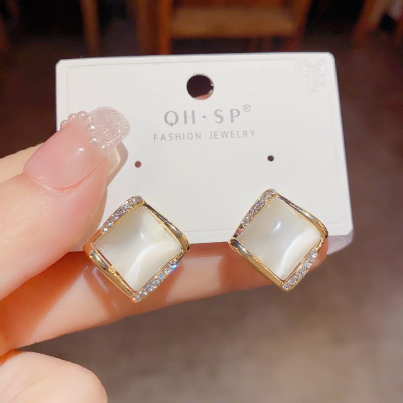 High-grade Square Cat's Eye Stone Geometric Diamond Earrings Korean Simple Micro-inlaid Earrings Temperament Earrings