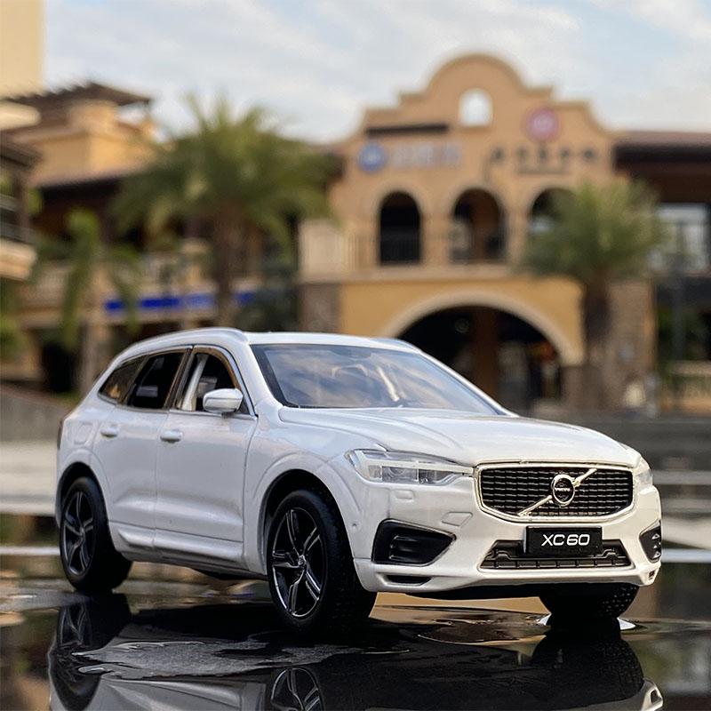 1:32 VOLVOS XC60 XC90 Внедорожник Литой сплав Модель автомобиля Игрушечные машинки Звук Свет Инерционная машина Транспортное средство Детская игрушка Коллекция