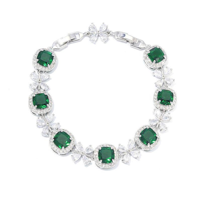 Новая корейская версия браслета Leisure Joker Zircon для девочек Niche Flowers Luxury and Exquisite.