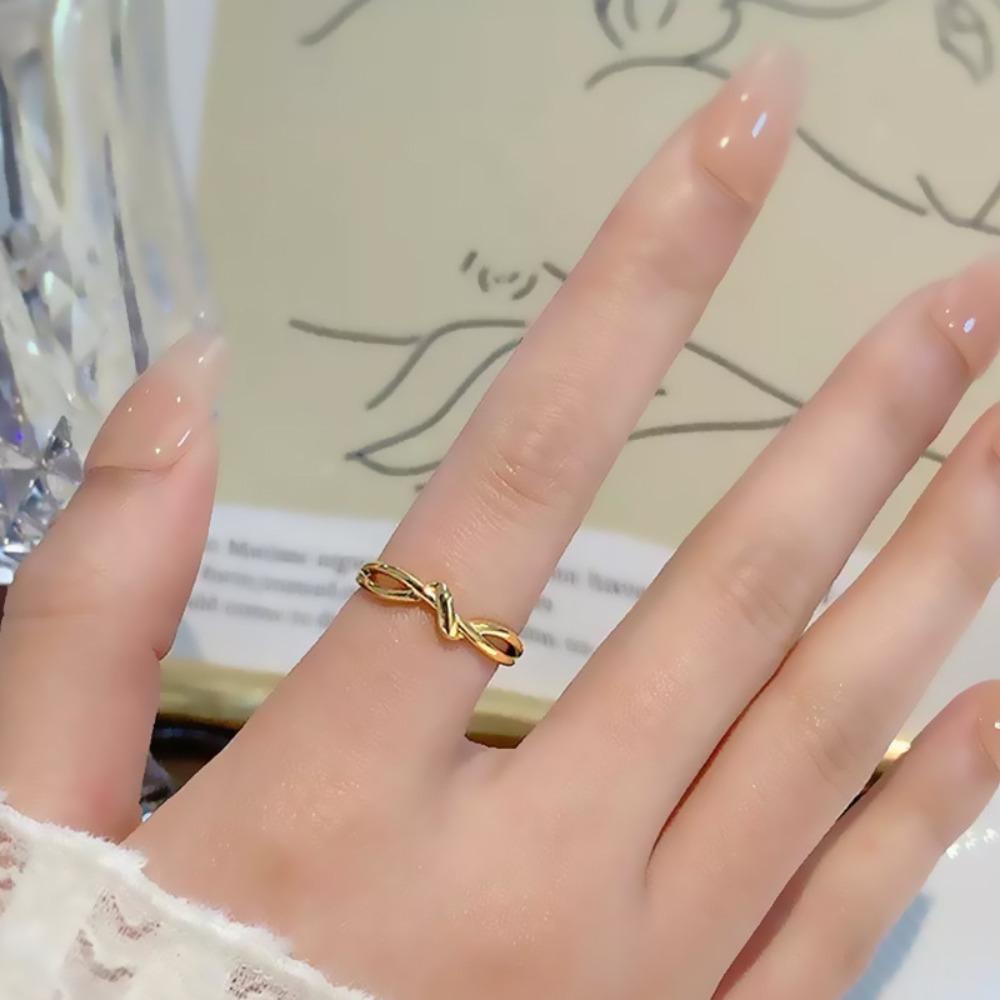 Трендовое кольцо-узел из титановой стали Элегантный аксессуар для женщин и мужчин Модная бижутерия