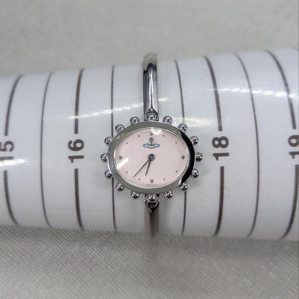 Б/у часы Vivienne Westwood Vivienne operation с молочным циферблатом