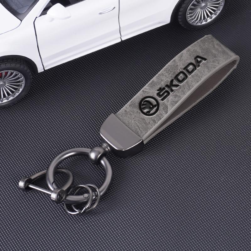 Vintage Leather Car KeyChain 360 Degree Rotating Key Ring For Skoda Octavia Rapid Scala Karoq Kamiq Fabia Superb Kodiaq fsvr64