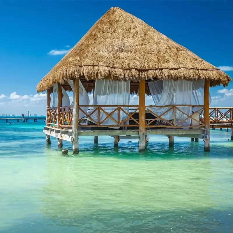 Latest Models Artificial Thatch Roof Rolls Durable Plastic for Outdoor Pavilion Farmhouse Easy Install Bars Cabins Beach Roofing