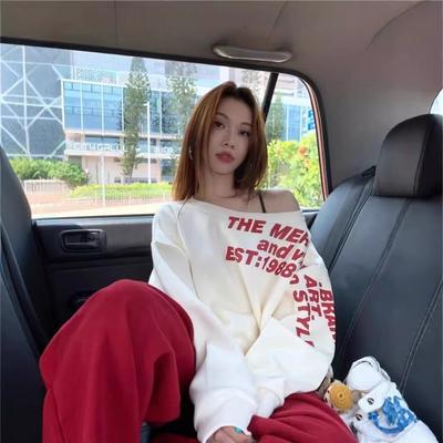 Свитер с открытыми плечами и длинными рукавами в стиле ретро с принтом в виде букв, женская осенняя новинка, свободный и тонкий топ с косыми плечами