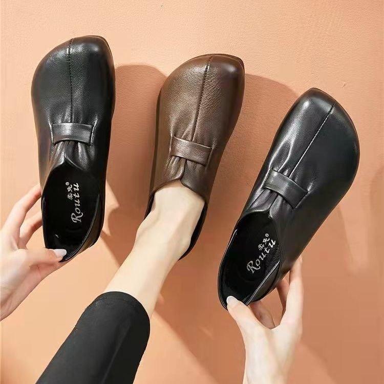The New Retro Women's Single Shoes Are Comfortable and Soft-soled Mother Shoes Are Casual, and the Square-headed Women's One-pedal Leather Shoes Are S
