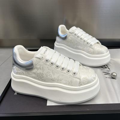 Роскошные новые универсальные кроссовки с вышивкой и принтом 2024 года, женские весенние и осенние дышащие легкие повседневные кроссовки для сноуборда