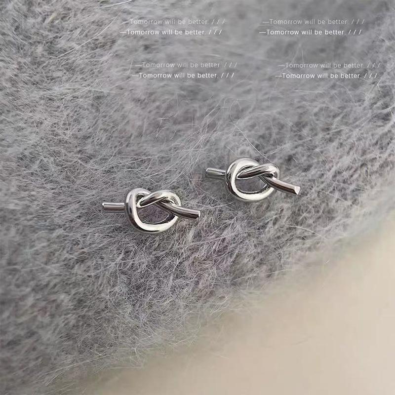 Серьги для проколов мочек ушей, Маленькие серьги-гвоздики для женщин, Простые, Милые, Маленькие и Свежие Серьги, Нишевый Дизайн, Универсальные Серьги
