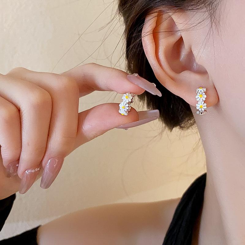 Серьги-клипсы в виде круга с цветами, с капающим маслом, маленькие свежие и милые, нишевые универсальные серьги, новые серьги Мори для женщин