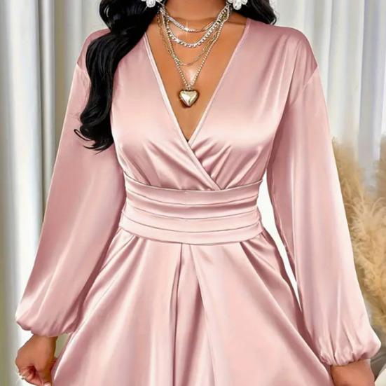 Женское летнее атласное платье-халат с V-образным вырезом, пышными элегантными длинными рукавами и приталенной талией, струящееся А-силуэта