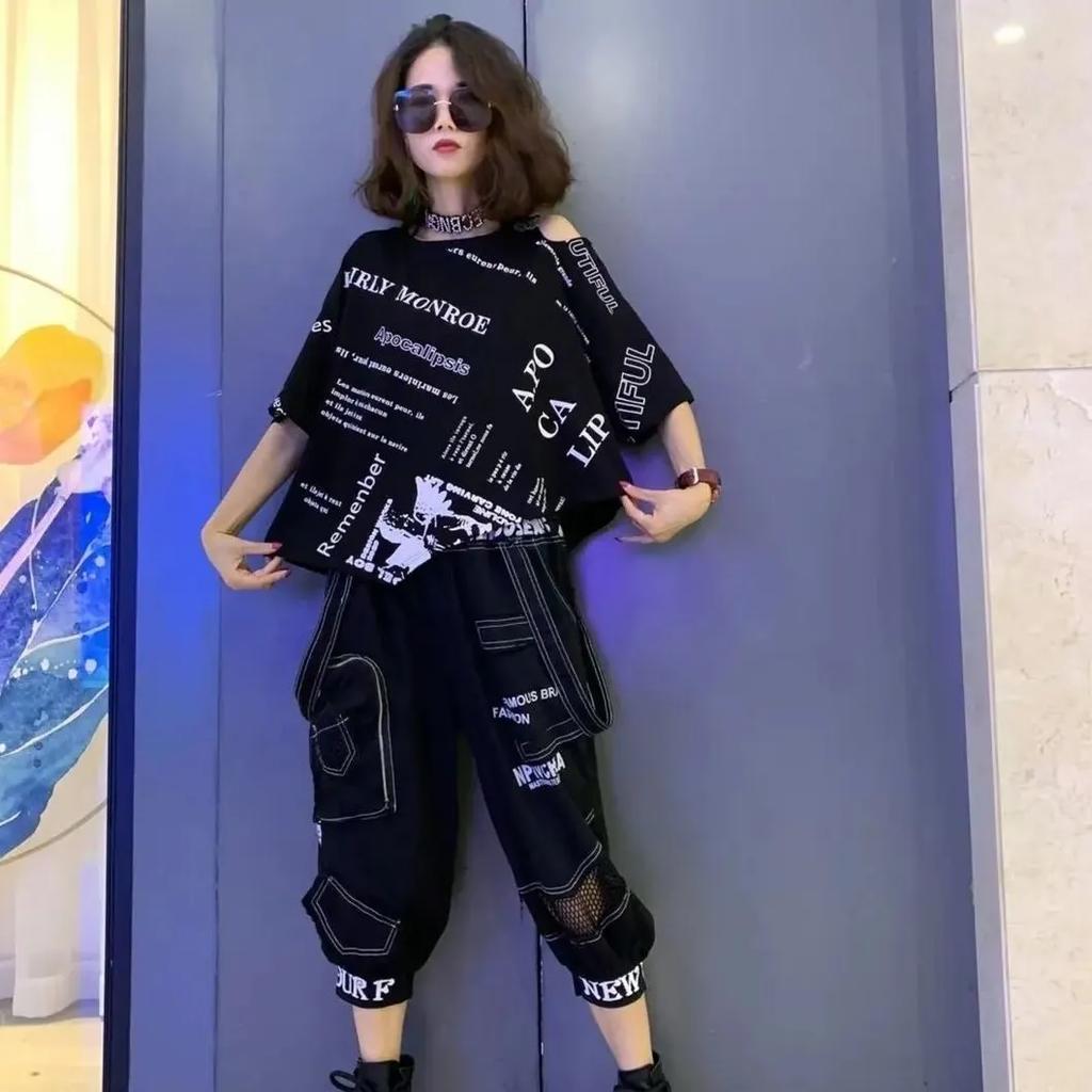 Женская летняя свободная футболка с короткими рукавами и неровным низом + брюки 7/8 с принтом букв, комплект из двух предметов