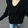 Ранний осенний черный свитер с V-образным вырезом для женщин Уникальный и нишевый вязаный топ для осени и зимы