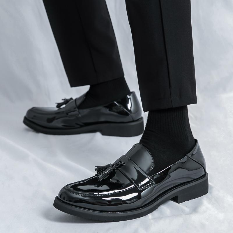 Модные Классические Мужские Туфли с Кисточками Повседневные Удобные Модные Маленькие Кожаные Туфли Мужские Британский Джентльмен Социальные Туфли Черные Размеры 38-46