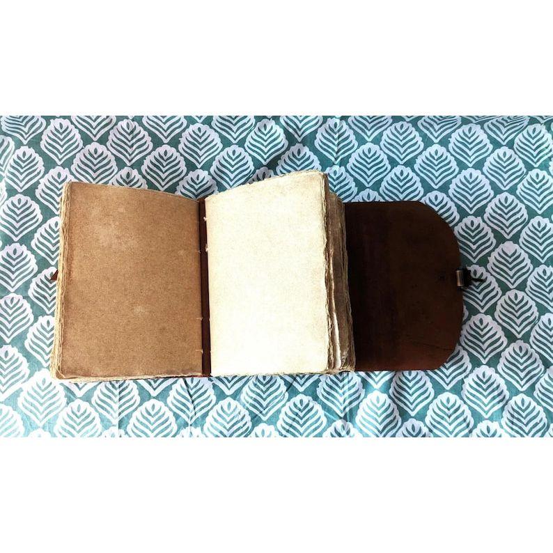 Винтажный кожаный журнал с замком-замком Книга Теней Гримуар Журнал Путешествий Записи Блокнот для рисования Бумага с неровными краями Подарки на годовщину