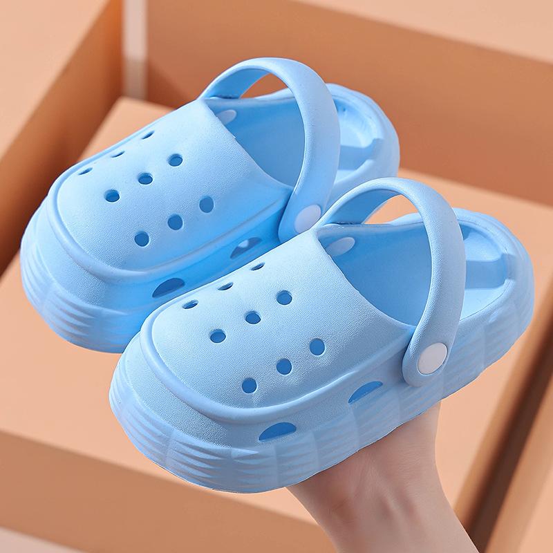 Girls Sandals Lightweight Outer Wear Women's Treasure Slippers Children's Hole Shoes Summer Baby Cool Slippers Girls Beach Shoes Tide