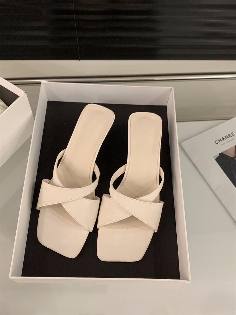 Клиновидный каблук, перекрещенные ремешки, крутые тапочки, туфли феи, модная верхняя одежда, 2024 новые летние нишевые босоножки на высоком каблуке