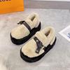 Шлепанцы на толстой подошве с пряжкой для женщин 2025 осень и зима новая корейская версия средний каблук уличные универсальные плюшевые шлепанцы для женщин