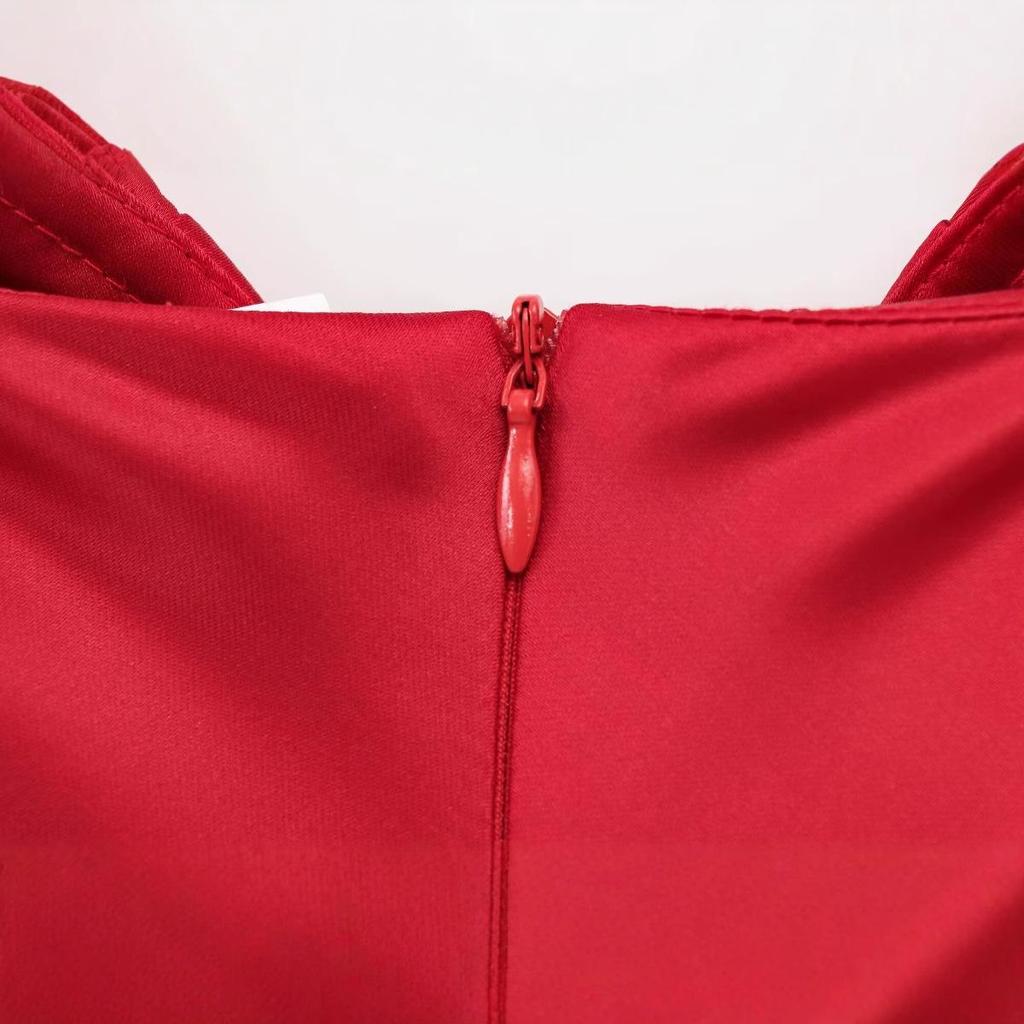 2025 Spring Women's European & American Style Silk Satin Red Heart Neckline Midi Dress