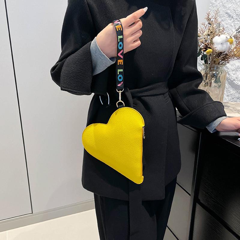 Yogodlns Модный мини-клатч в форме сердца для женщин, кошелек для монет карамельного цвета с запястьем, стильный держатель для карт на молнии и чехол для ключей