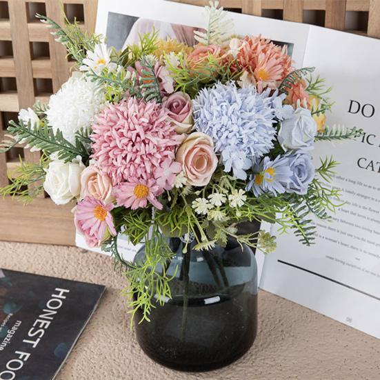 Практичный искусственный букет без полива. Яркий цвет создает атмосферу.