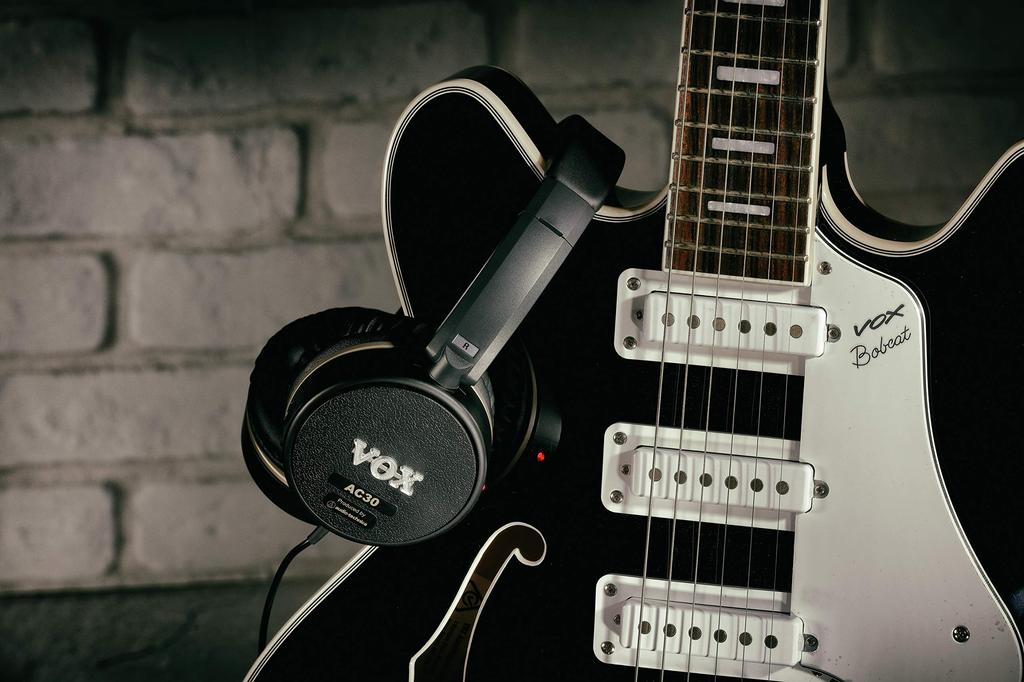 VOX Headphones with guitar amplifier Plug in directly to the guitar Ideal for personal practice Battery operated Classic vintage sound built-in
