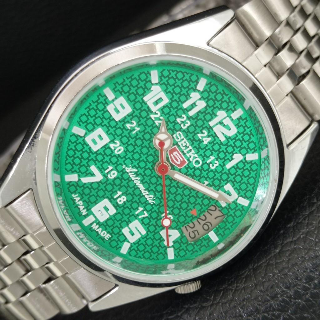 ЯПОНСКИЕ ВИНТАЖНЫЕ ОТРЕМОНТИРОВАННЫЕ АВТОМАТИЧЕСКИЕ МУЖСКИЕ ЧАСЫ SEIKO 5 С ЗЕЛЕНЫМ ЦИФЕРБЛАТОМ a446062-1