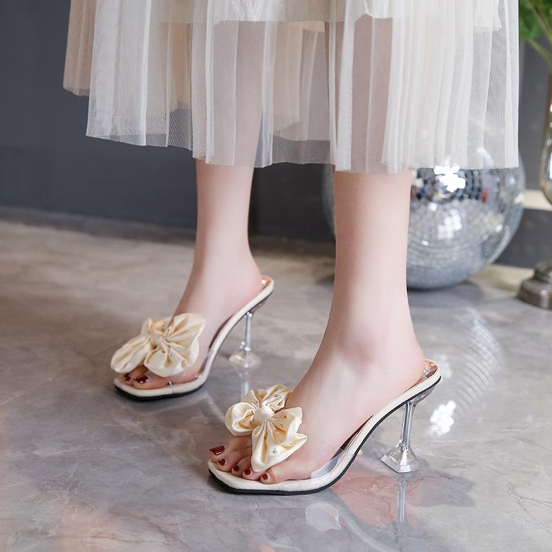 Туфли на высоком каблуке с кристаллами для женщин 2025 года, новые модные тонкие каблуки, модные летние тапочки с открытым носком, маленькие сказочные классные тапочки с большими цветами