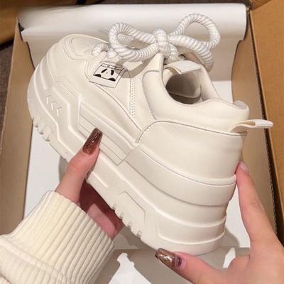 Белые туфли на платформе-маффине, как у Чжао Жуй, женские, весна 2025, новая универсальная спортивная обувь на платформе, увеличивающая рост, повседневная обувь