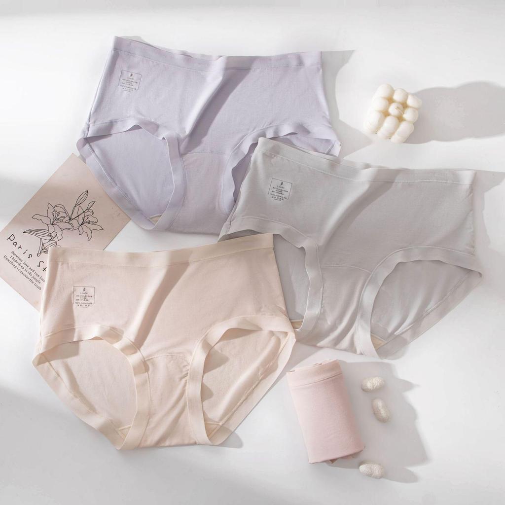 Women's Breathable Mid-Waist Mulberry Silk Triangle Briefs