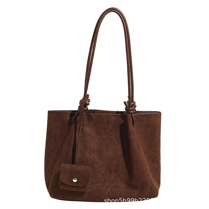 Сумка Новая Осенняя Сумка-тоут Большой Вместимости Премиальный Чувственный Портативная Сумка через Плечо Ретро Универсальная Сумка-подмышку Женская